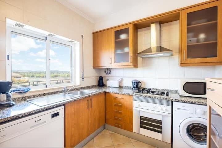 Apartment Alfarmar - Pool, Beach Only A Few Minutes Away Albufeira Exterior photo