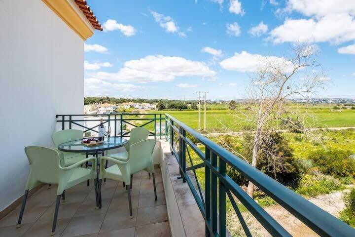 Apartment Alfarmar - Pool, Beach Only A Few Minutes Away Albufeira Exterior photo